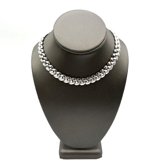 Vintage TRIFARI Pat Pend Ribbon Weave Link Silvertone Collar Necklace 15" - Picture 5 of 9